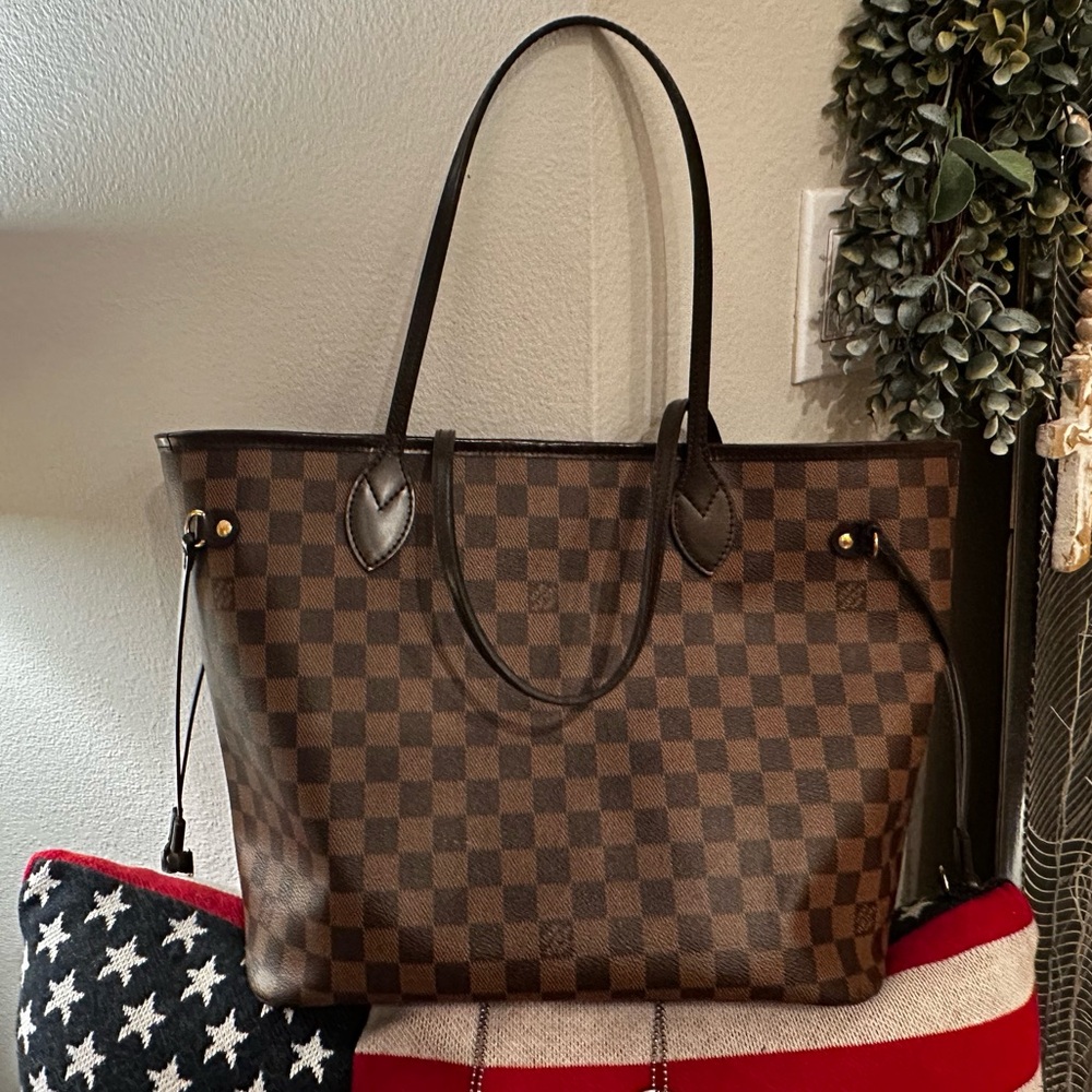 LOUIS VUITTON Neverfuml MM in Damier Ebene